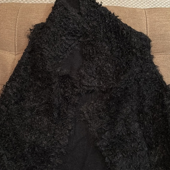 Vest - Picture 3 of 5